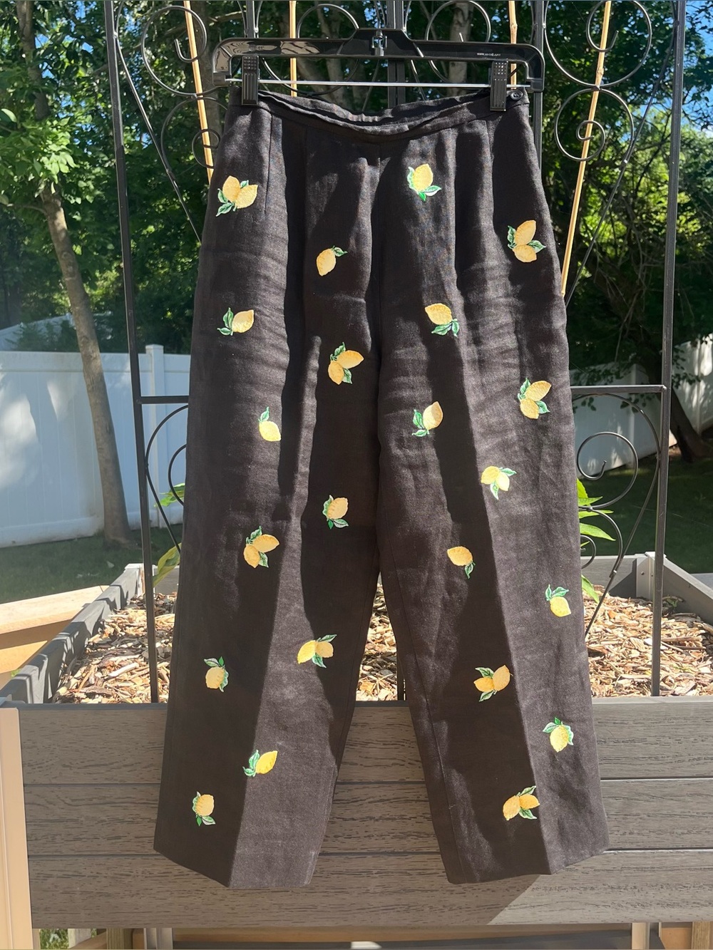 Vtg Talbots Black Linen Embroidered Lemons Straight Leg Cropped Pants Size 2P